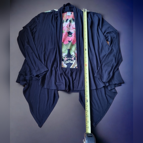 Cha Cha Vente Asymmetrical Open Front Flowy Cardigan - Picture 6 of 7